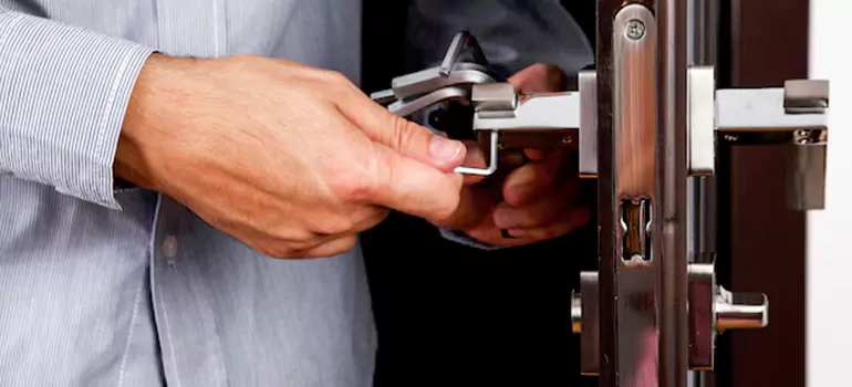 Local Multi Point Door Installation Experts in Niakwa Place, ON