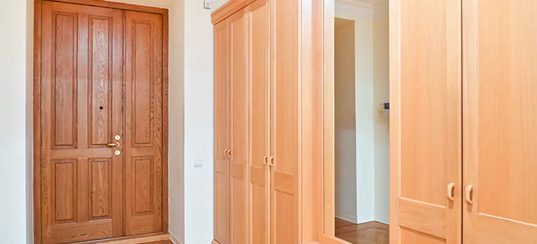 Prehung Wood Interior Doors in Logan - C.P.R, ON