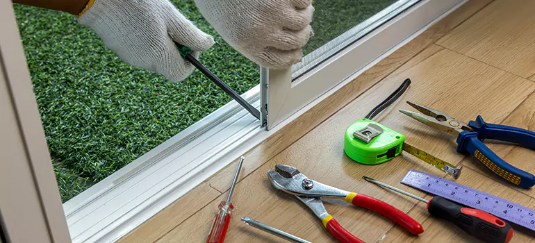 Window Hinge Repair in Lord Selkirk Park, Ontario
